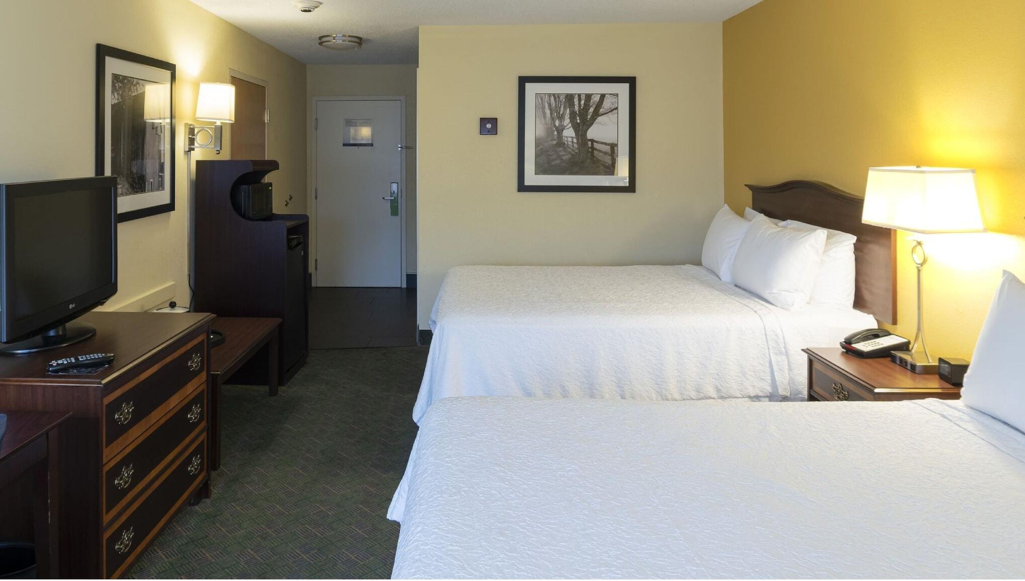 Hampton Inn ניו פילדלפיה מראה חיצוני תמונה
