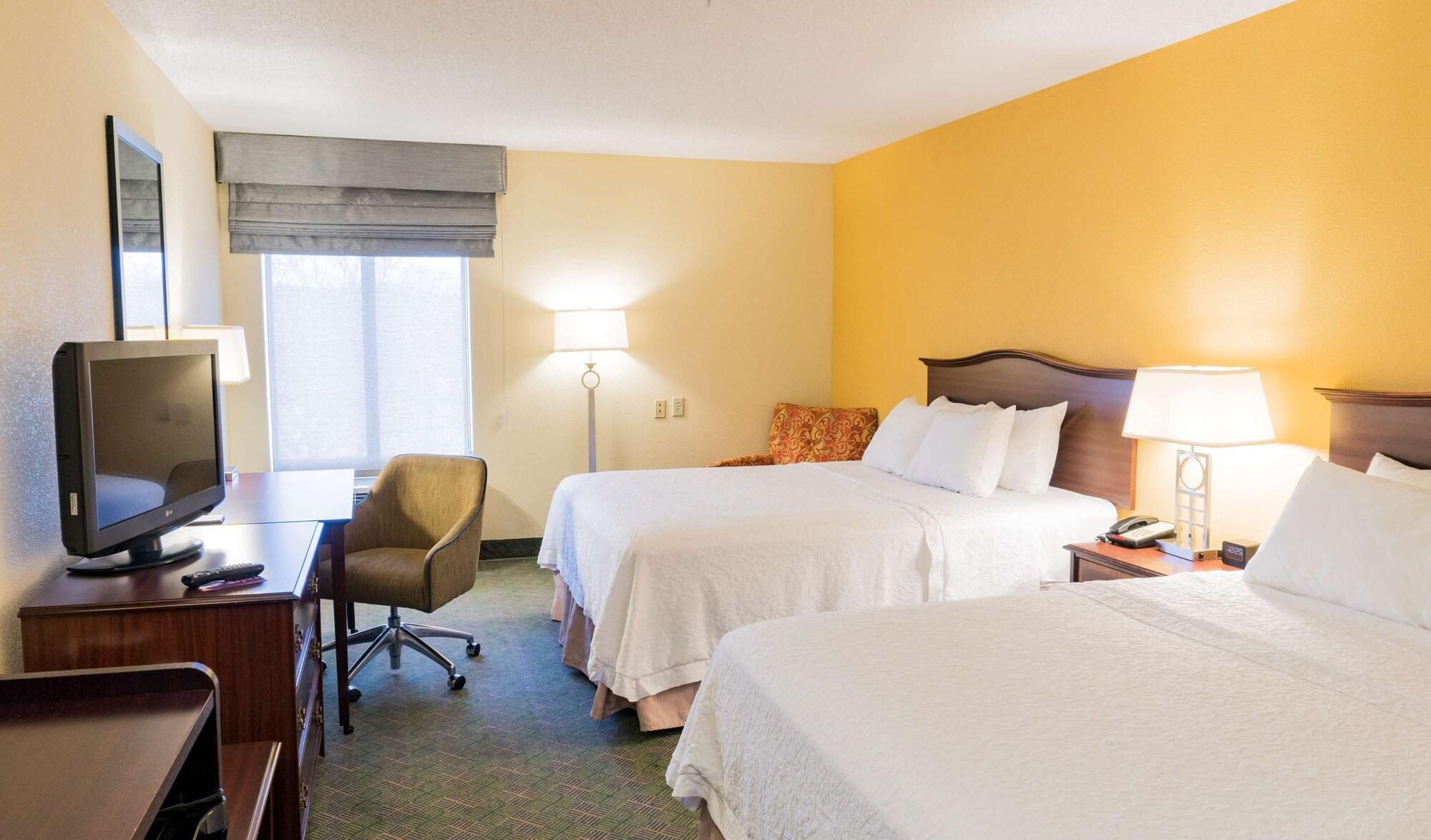 Hampton Inn ניו פילדלפיה מראה חיצוני תמונה